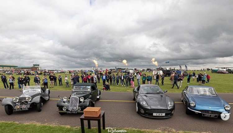 Army Flying Museum - Cars